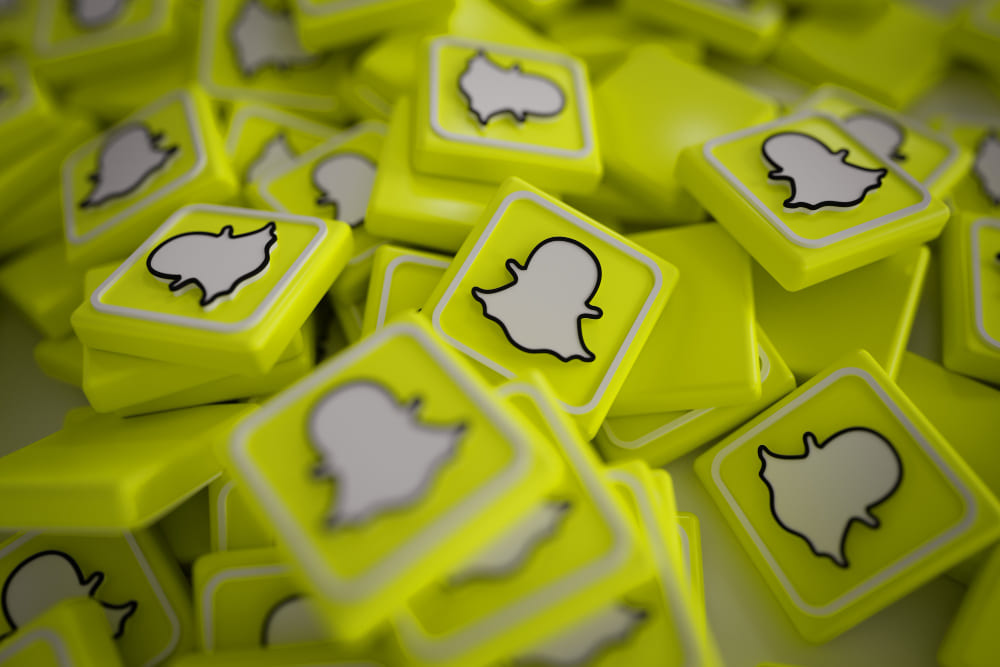 une pile de logo Snapchat en 3D